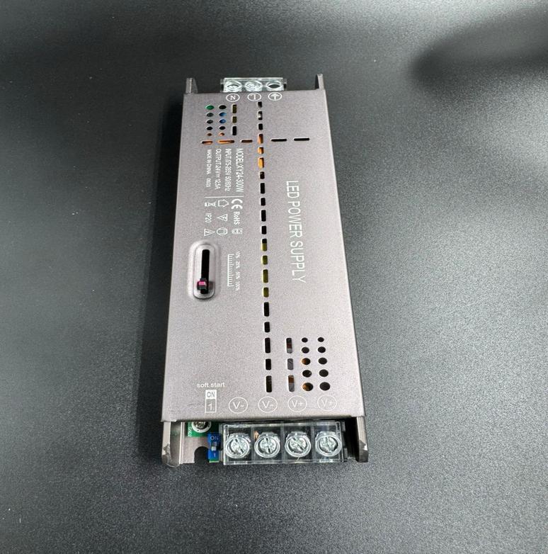 WhatsApp Image 2025-12-15 at 12.42.53 PM Transformador (300W / 24V) - Imagen 1